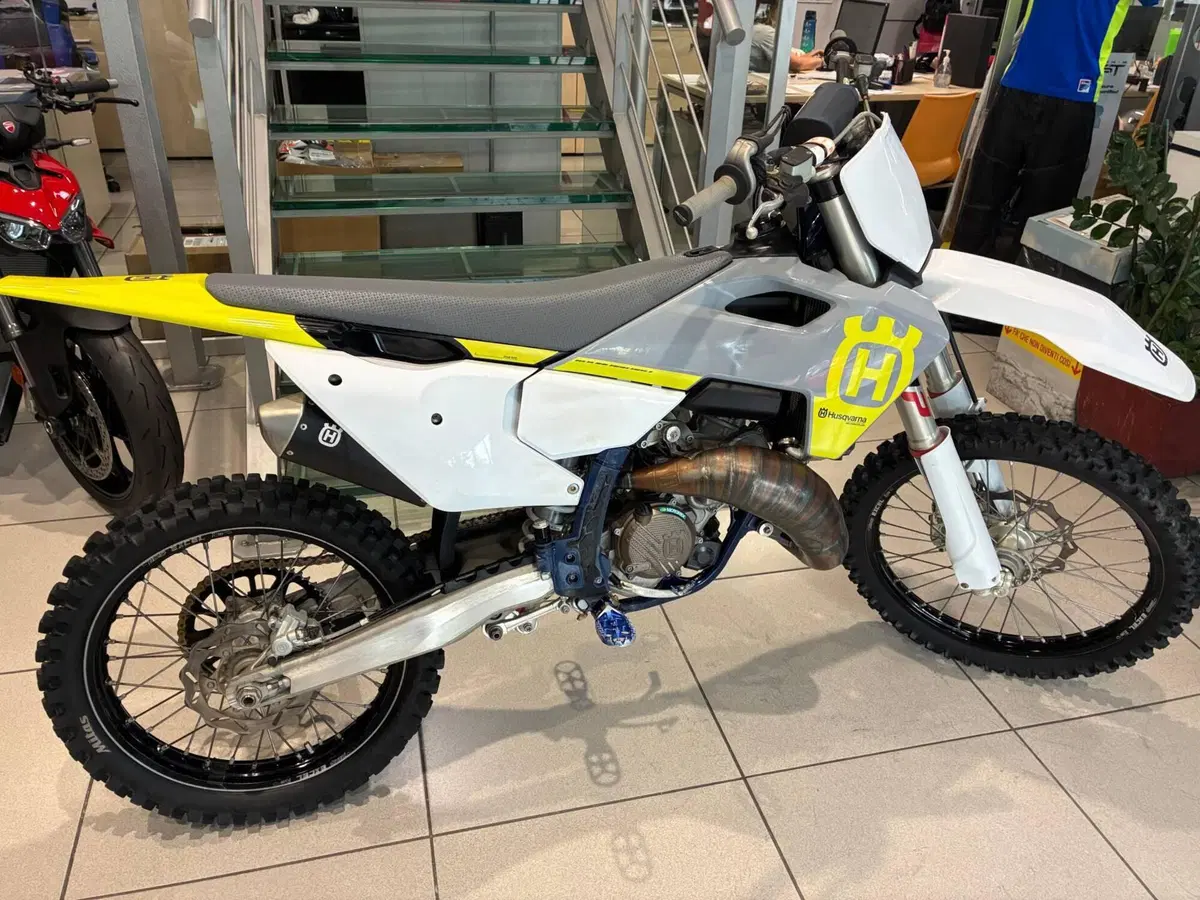 Husqvarna TC 125 (2023) (4)