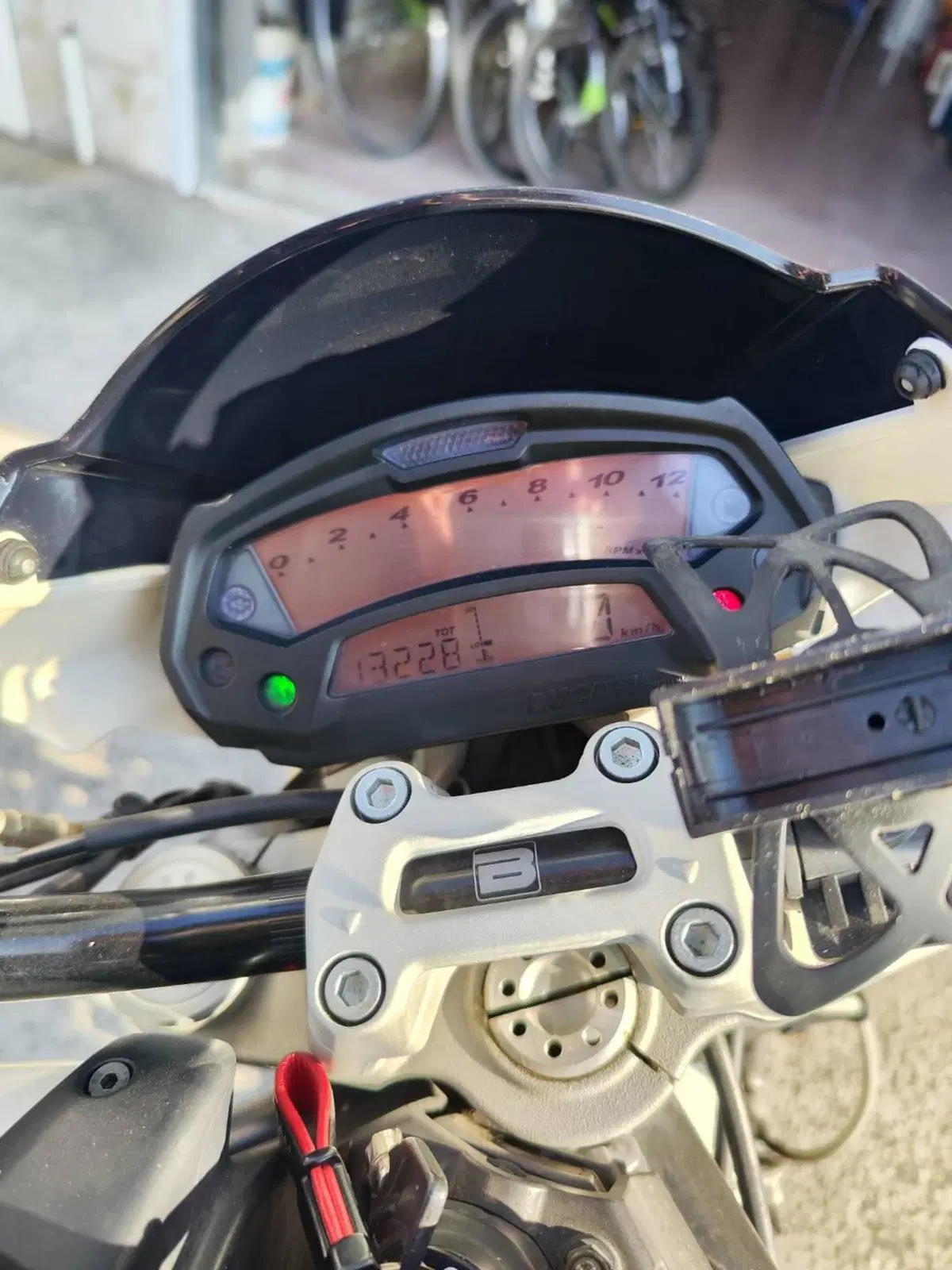 Ducati Monster 696 Plus (2007 - 14) (3)