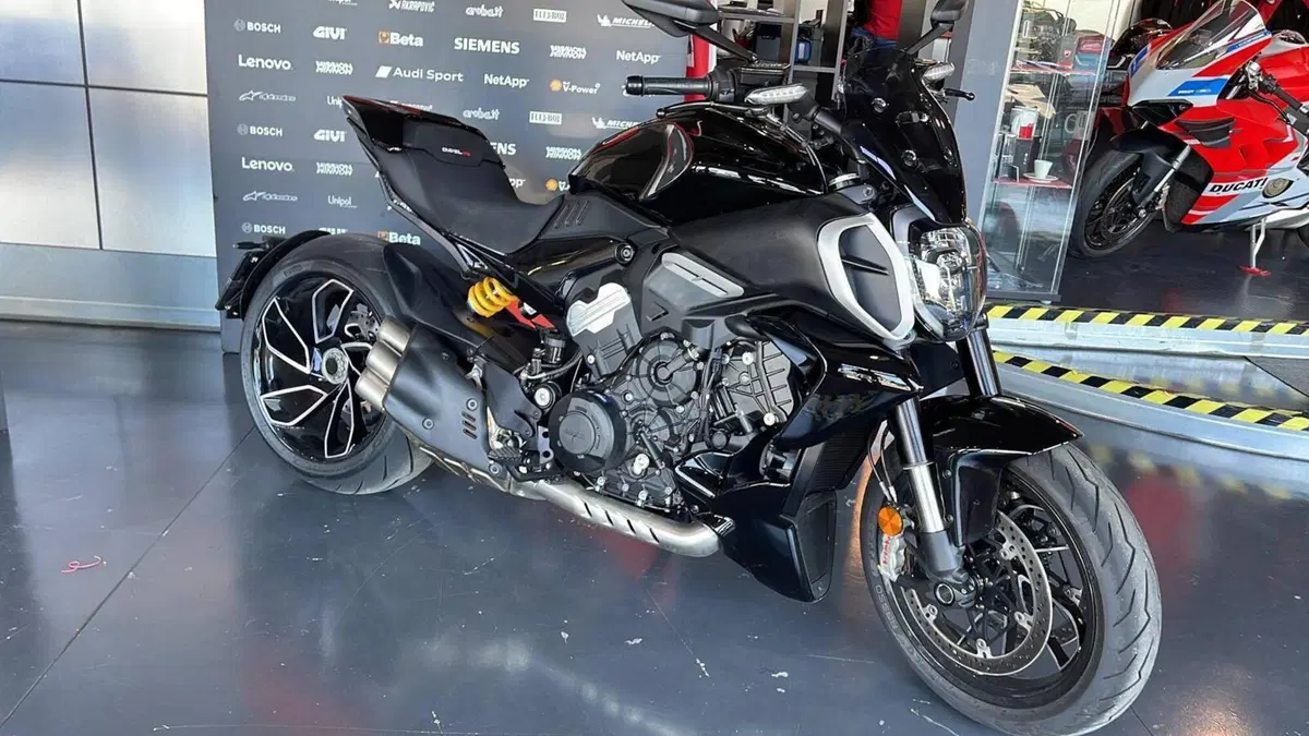Ducati Diavel V4 (2023 - 26) (2)