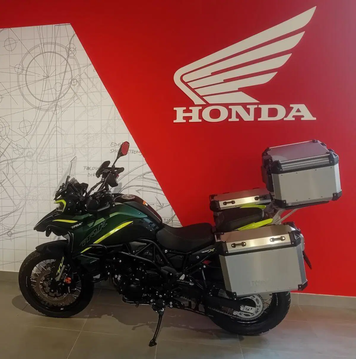 Benelli TRK 702X (2026) (2)