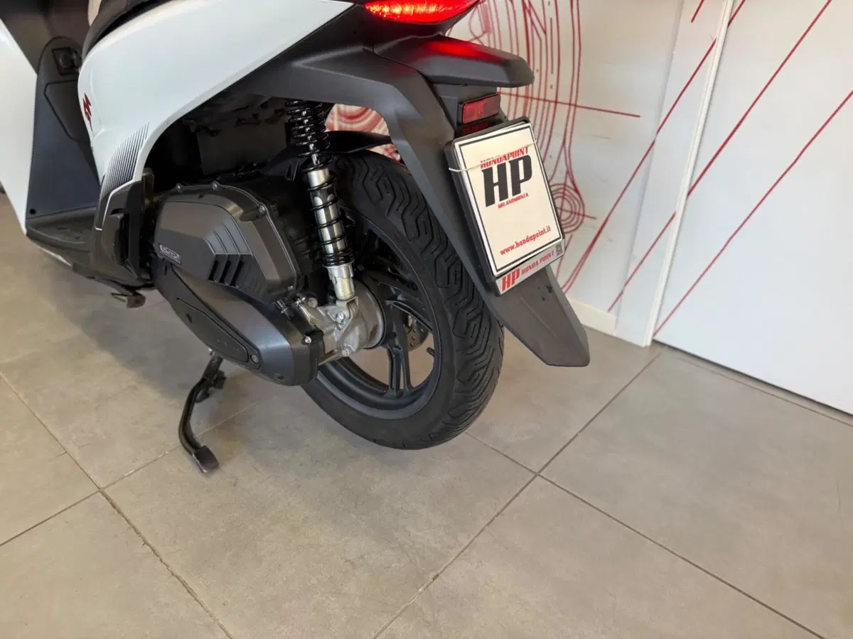 Honda SH 150i Sport (2024 - 25) (14)