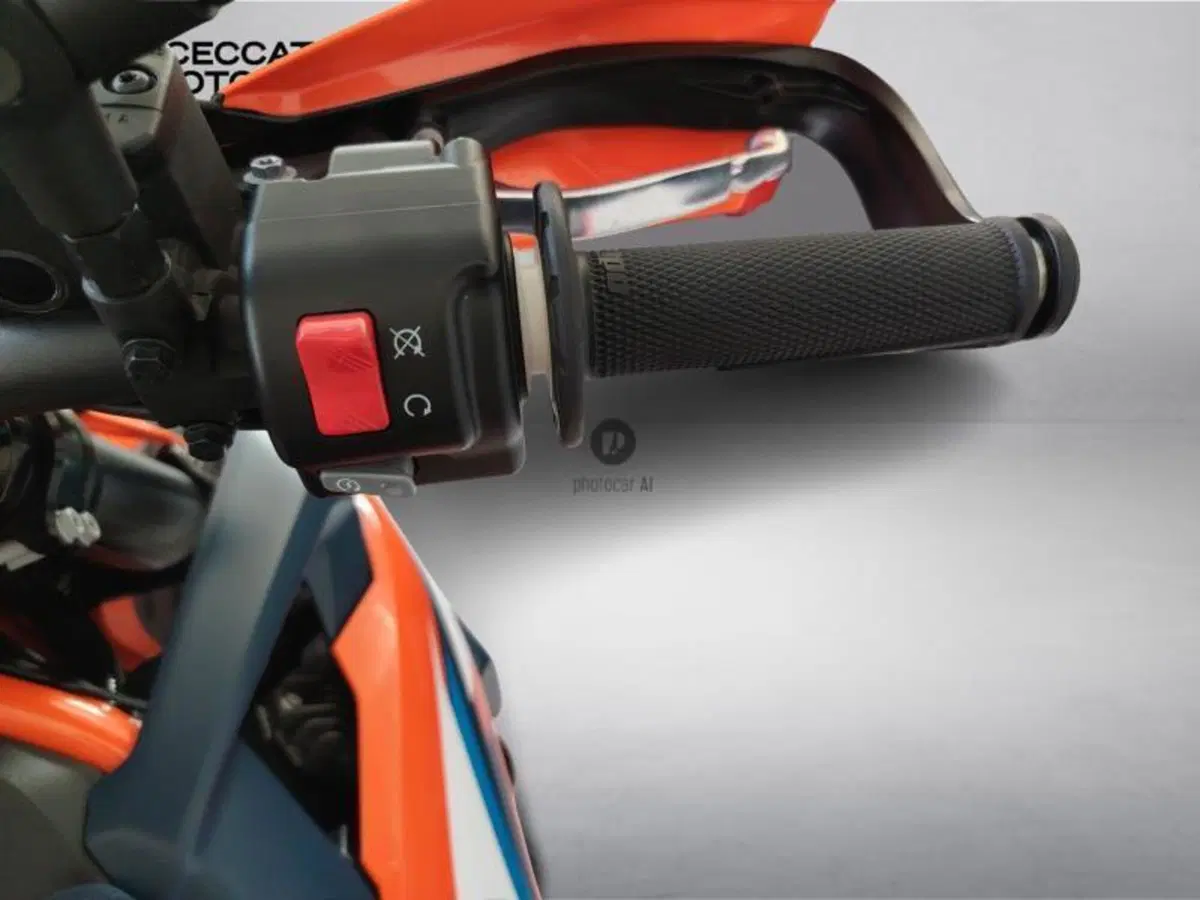 KTM 690 SMC R (2023 - 25) (12)