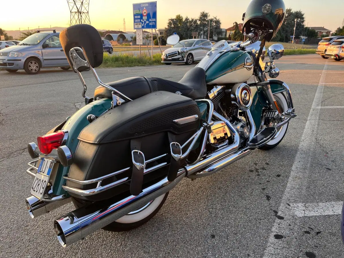 Harley-Davidson 1584 Road King Classic (2007 - 11) - FLHRCI (2)