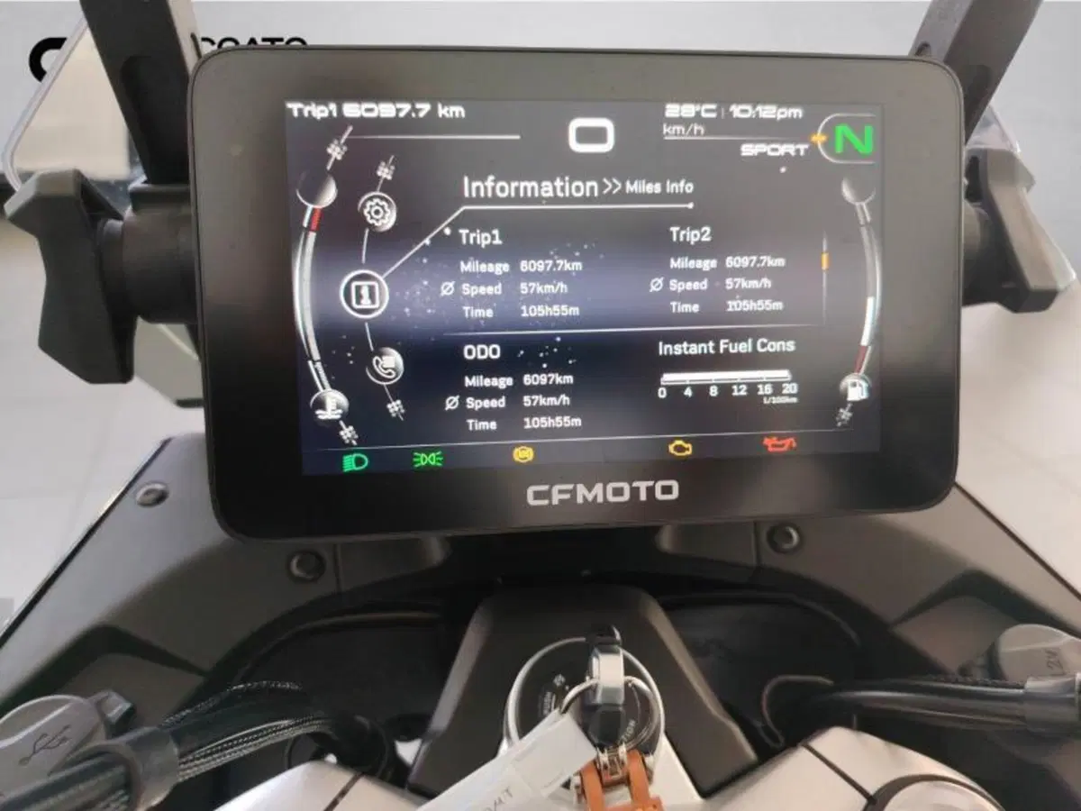 CFMOTO 800MT Touring (2022 - 26) (14)