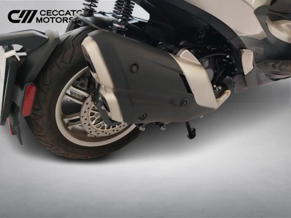 Piaggio Beverly 400 ABS-ASR (2021 - 24) (13)