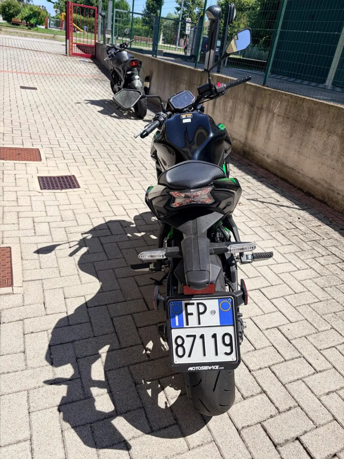 Kawasaki Z 650 (2025 - 26) (8)