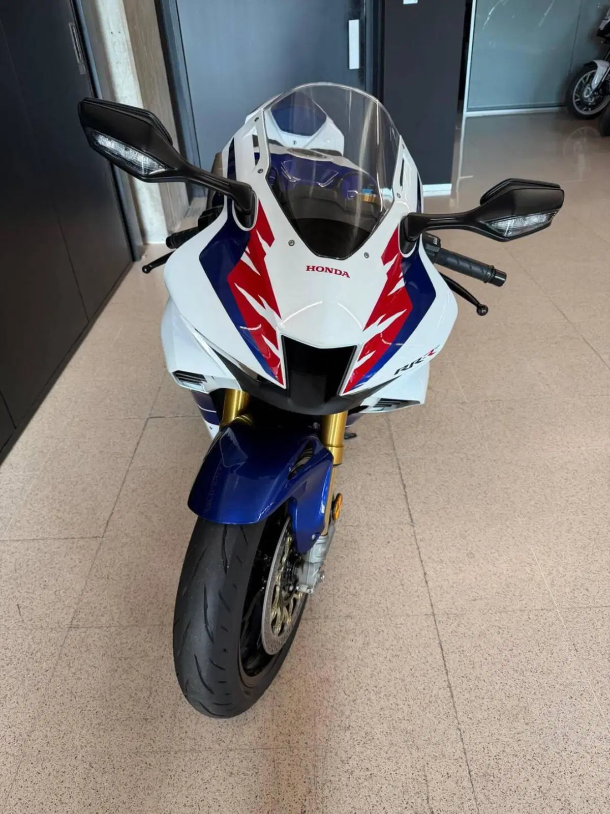 Honda CBR 1000 RR-R Fireblade SP 30th Anniversary (2022 - 23) (2)