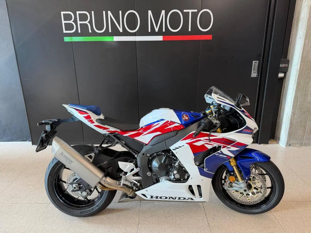 Honda CBR 1000 RR-R Fireblade SP 30th Anniversary (2022 - 23)