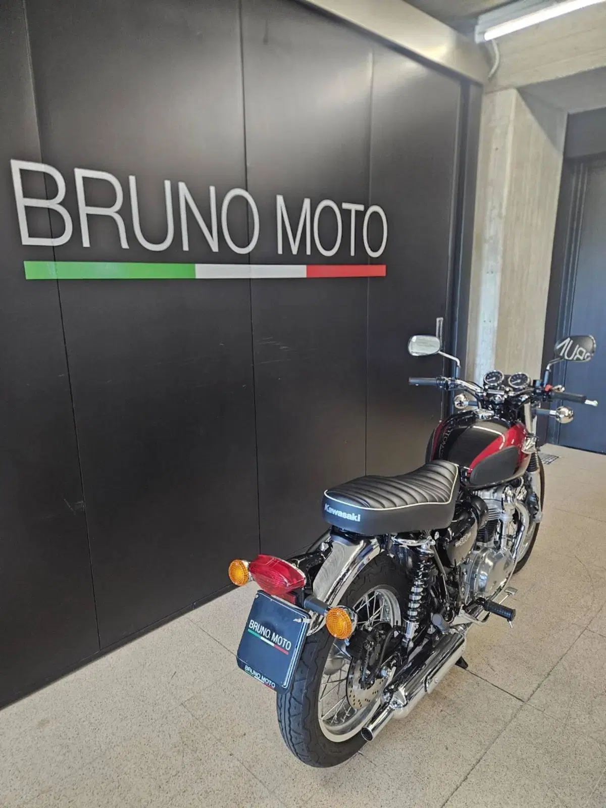 Kawasaki W 800 (2021 - 26) (2)