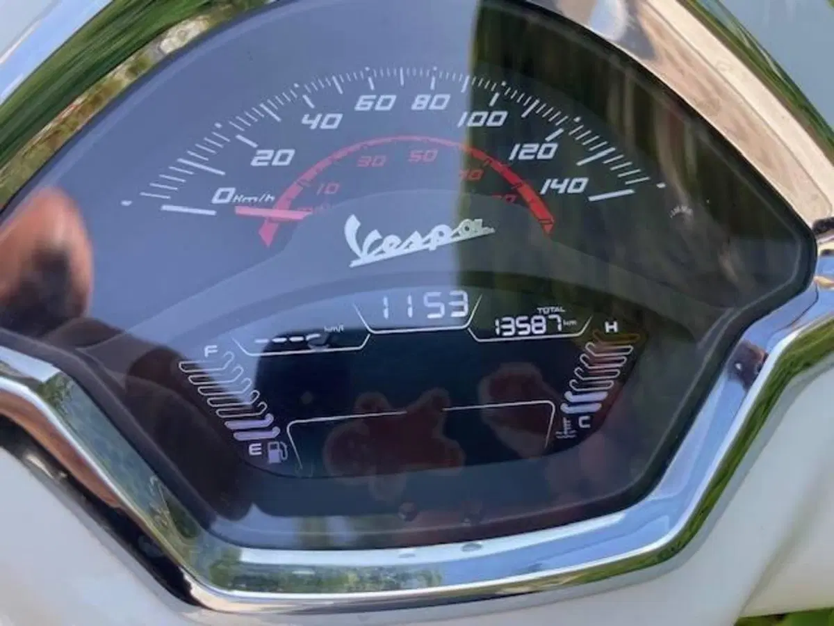 Vespa GTS 310 Super (2025 - 26) (2)