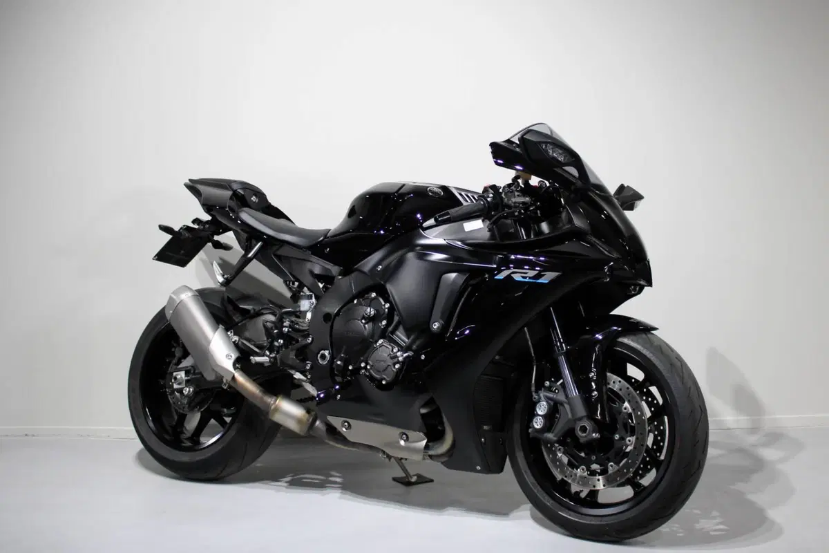 Yamaha YZF R1 (2020 - 25) (2)