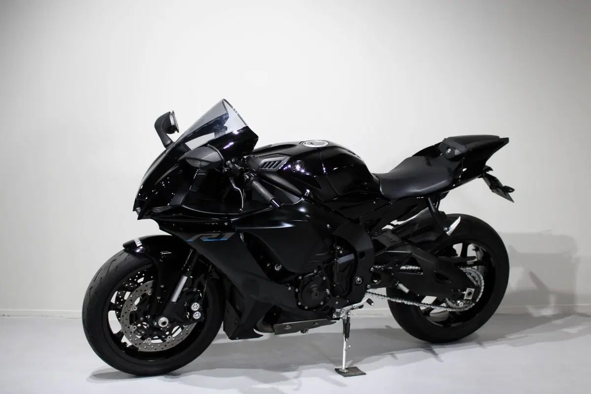 Yamaha YZF R1 (2020 - 25) (3)