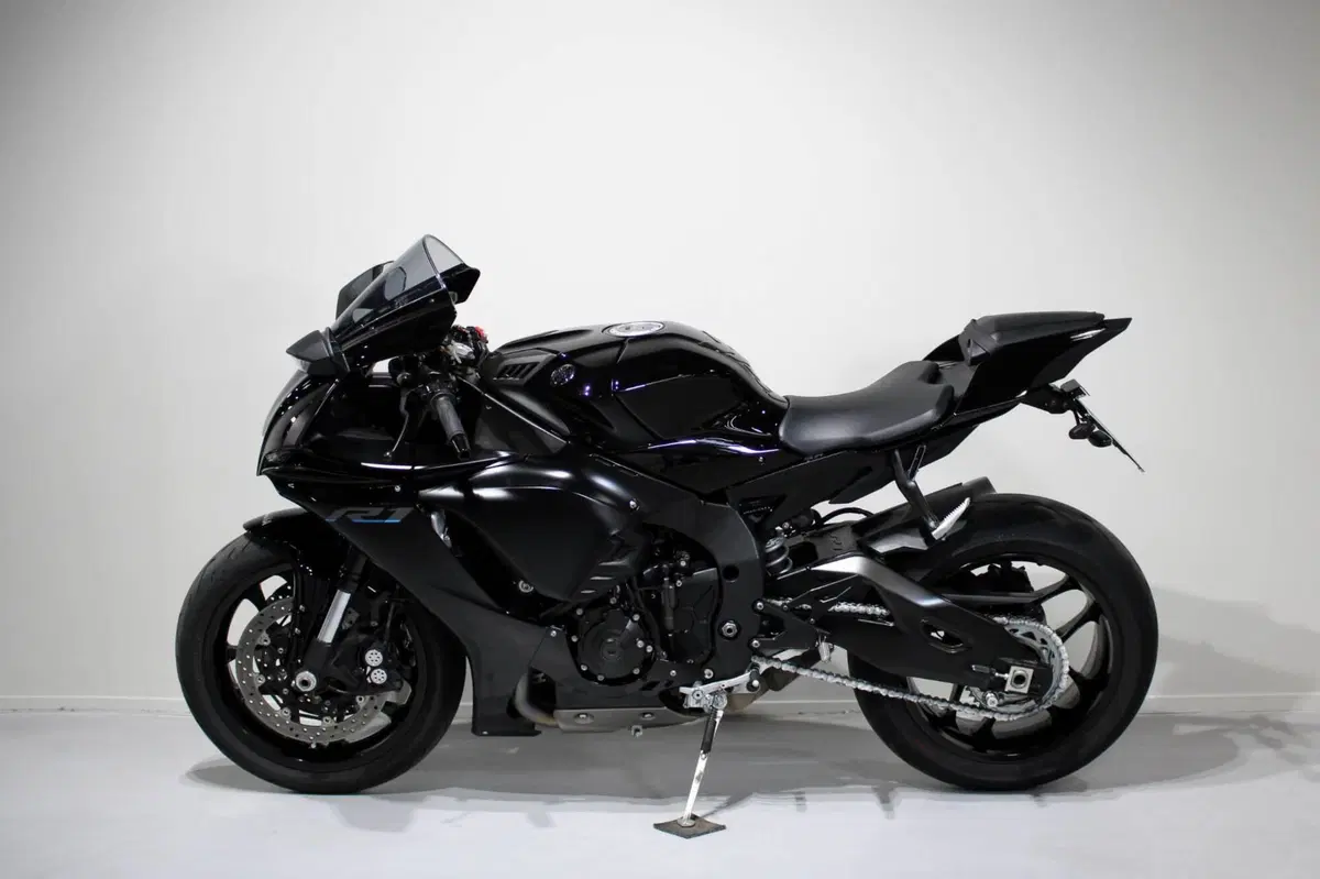 Yamaha YZF R1 (2020 - 25) (4)