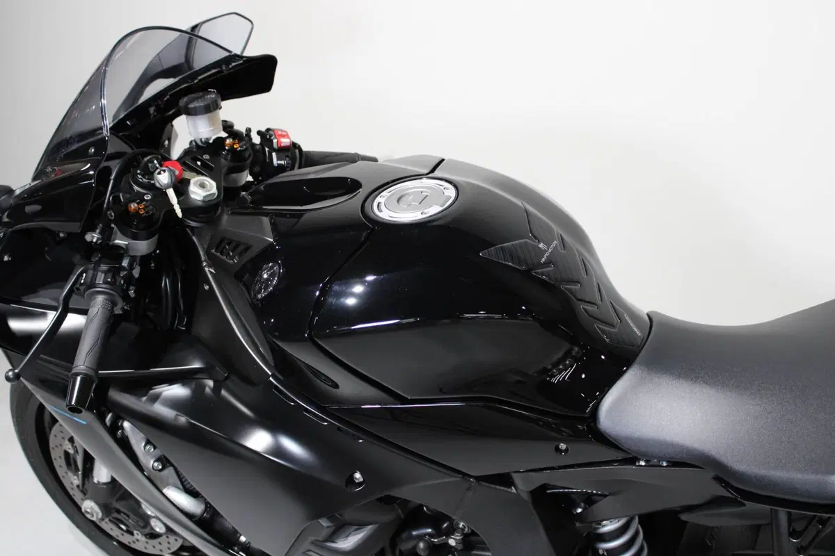 Yamaha YZF R1 (2020 - 25) (5)