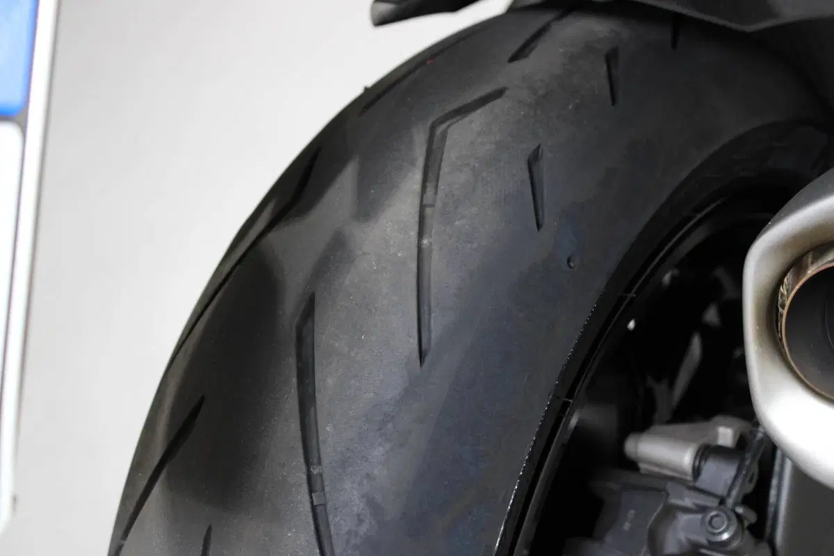 Yamaha YZF R1 (2020 - 25) (7)