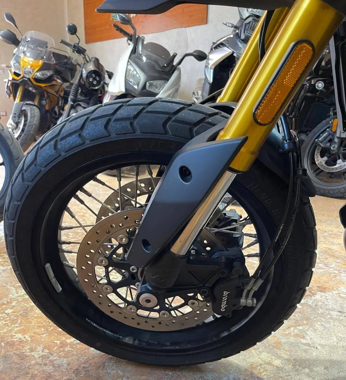 Moto Morini SEIEMMEZZO SCR (2022 - 26) (16)