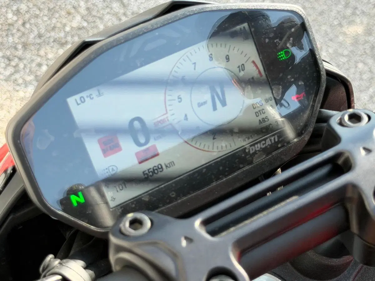 Ducati Hypermotard 950 RVE (2022 - 25) (2)
