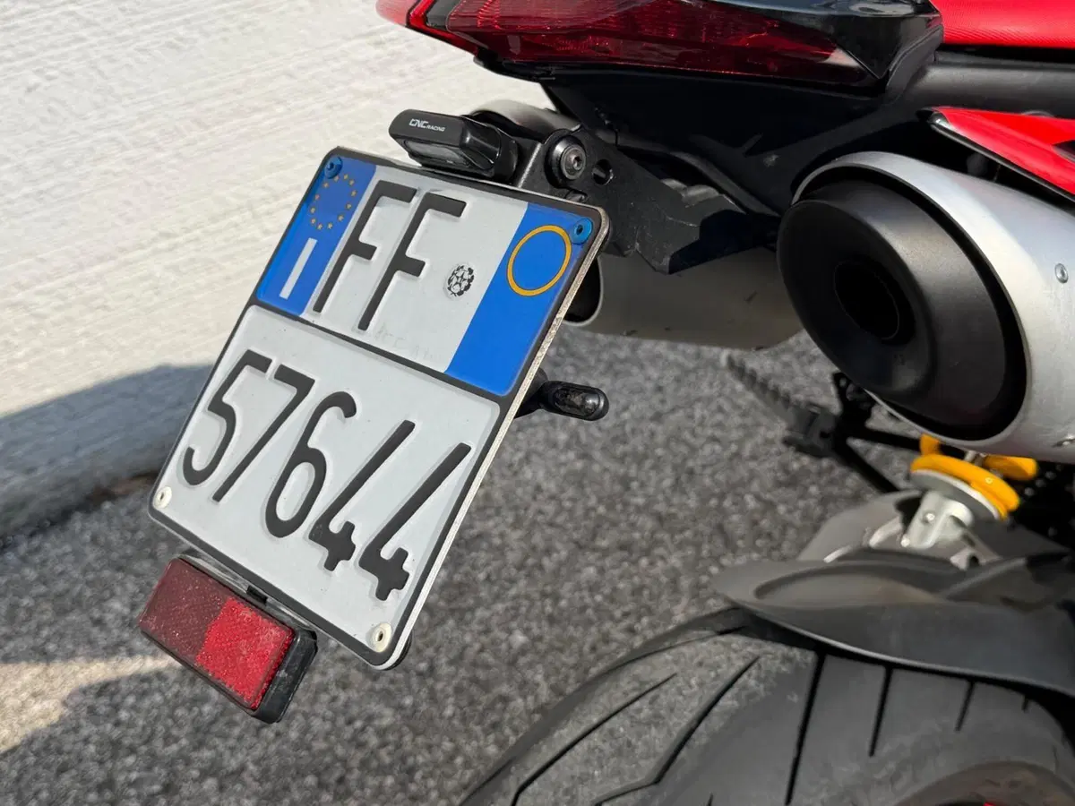 Ducati Hypermotard 950 RVE (2022 - 25) (5)
