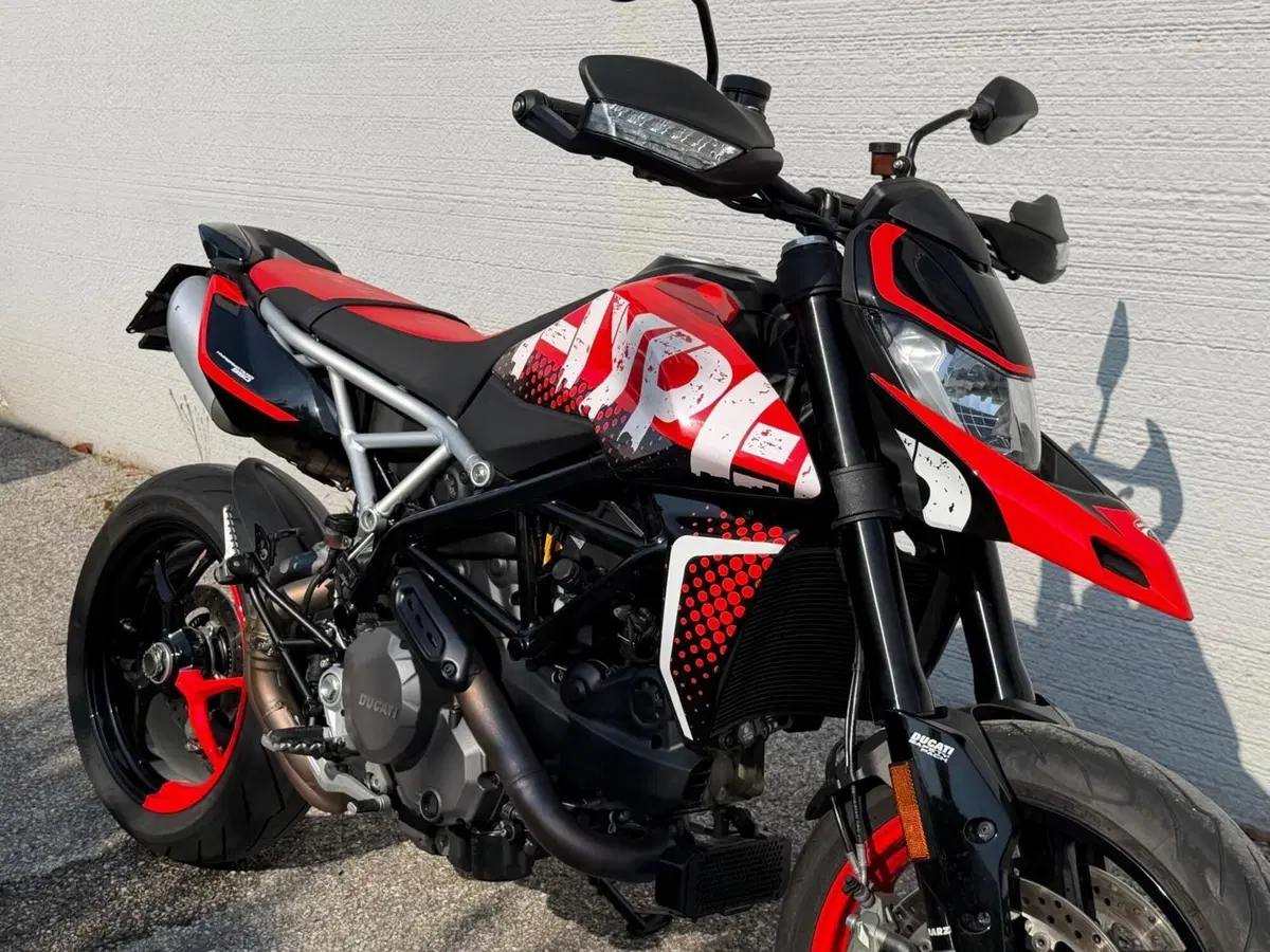 Ducati Hypermotard 950 RVE (2022 - 25) (9)
