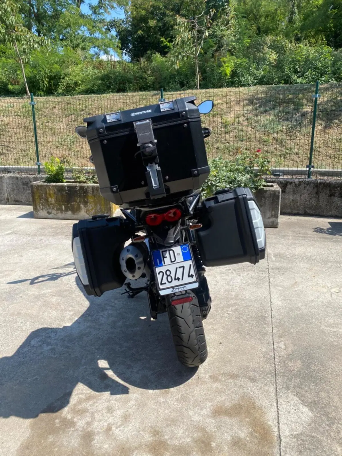 Moto Guzzi V85 TT (2021 - 23) (6)