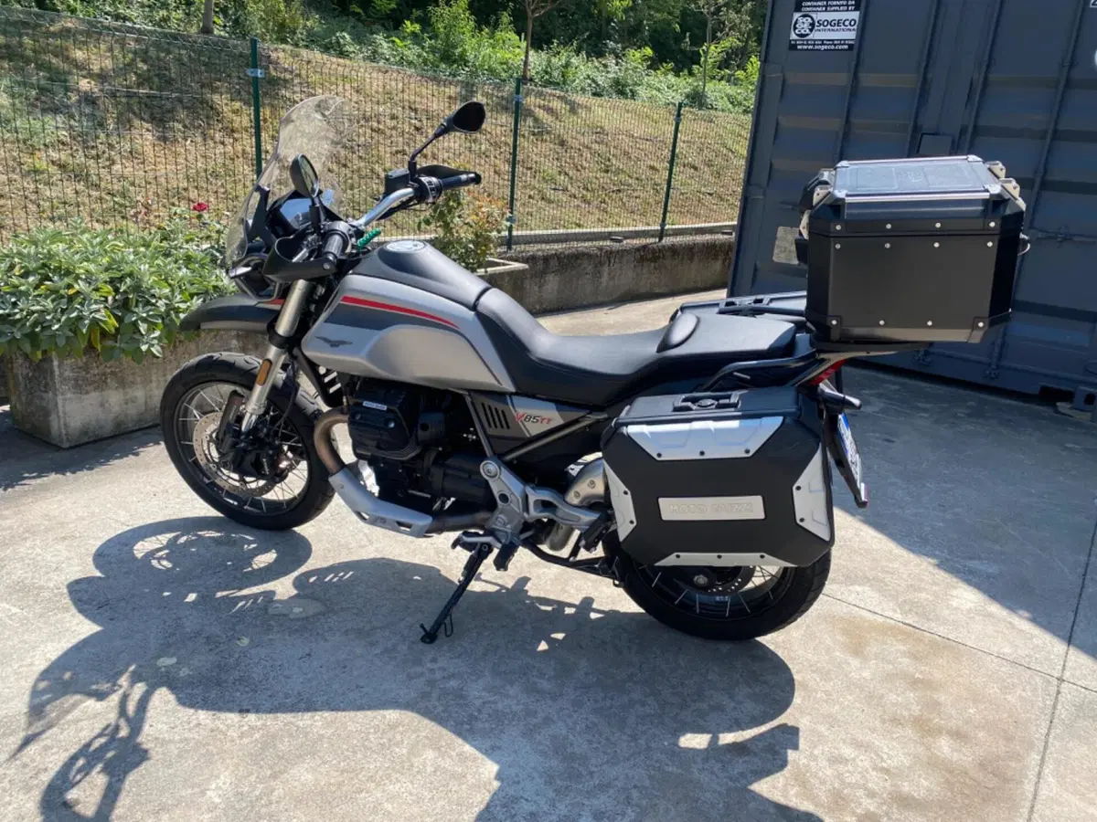 Moto Guzzi V85 TT (2021 - 23) (10)