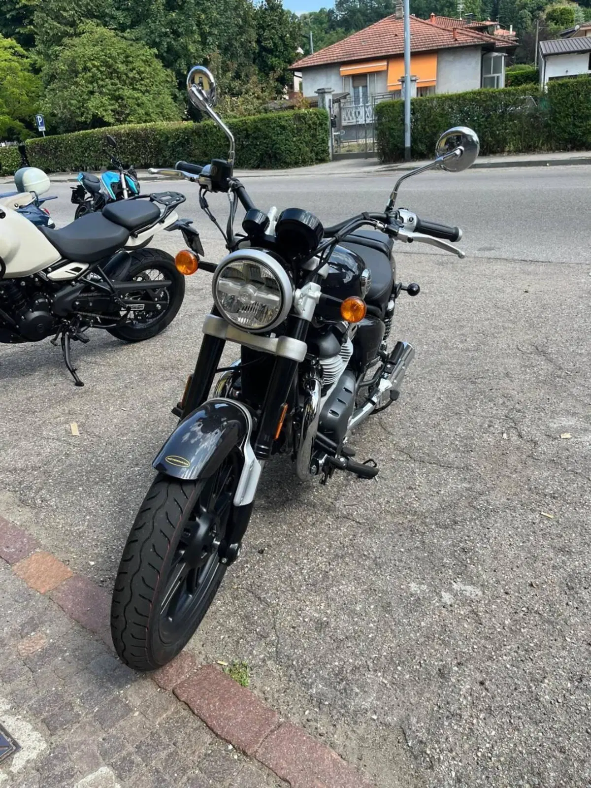 Royal Enfield Super Meteor 650 (2023 - 26) (3)