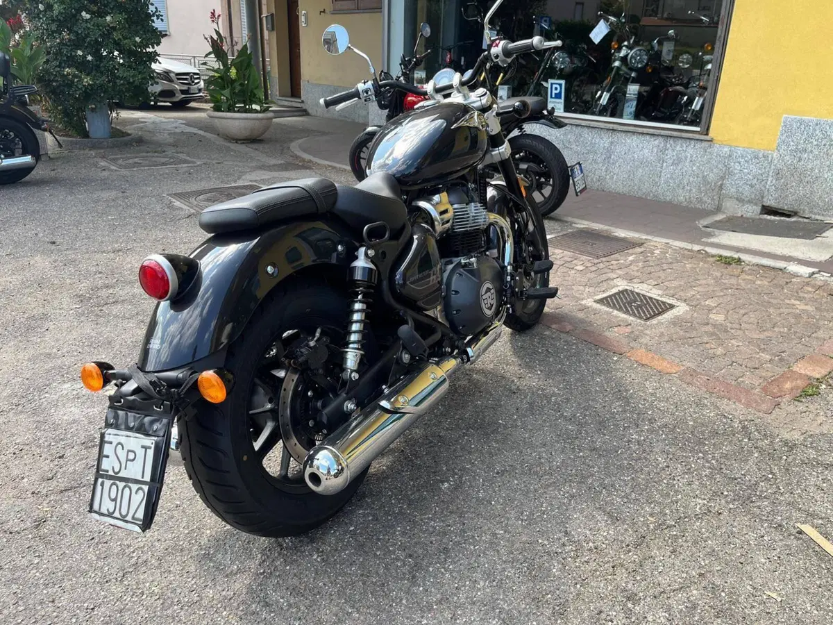 Royal Enfield Super Meteor 650 (2023 - 26) (4)
