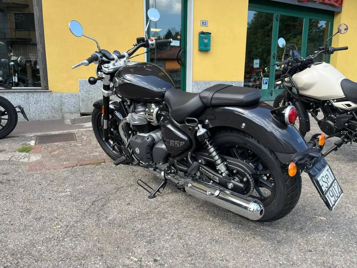 Royal Enfield Super Meteor 650 (2023 - 26) (6)