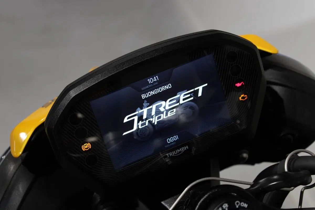 Triumph Street Triple 765 RS (2023 - 26) (5)