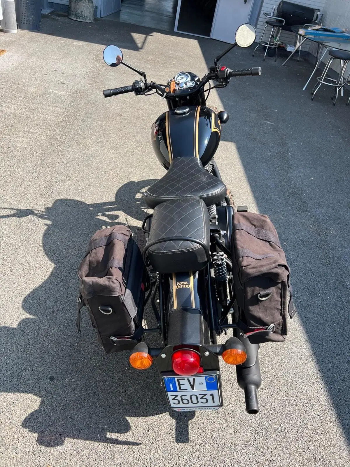 Royal Enfield Classic 500 EFI Tribute (2021) (5)