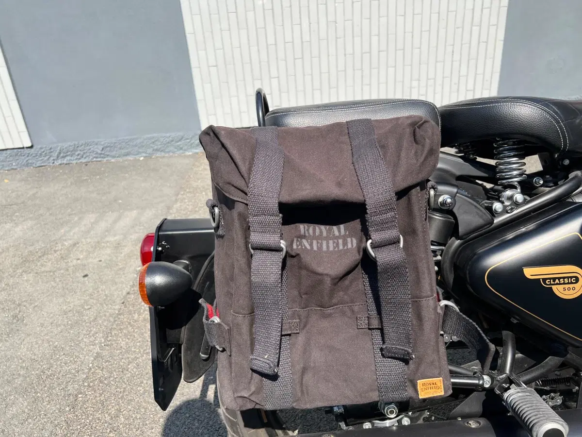 Royal Enfield Classic 500 EFI Tribute (2021) (13)