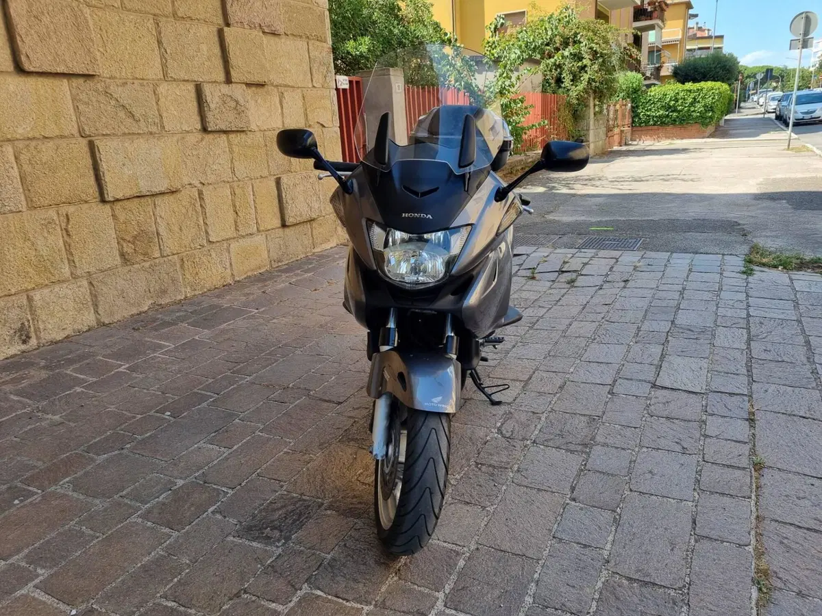 Honda Deauville 700 ABS (4)