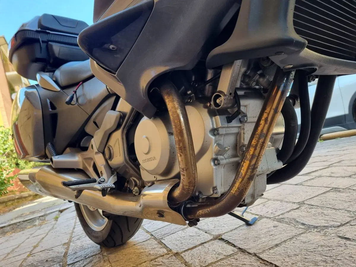 Honda Deauville 700 ABS (7)