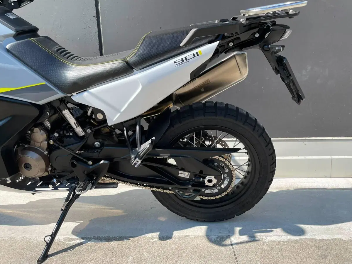 Husqvarna Norden 901 (2022 - 26) (5)