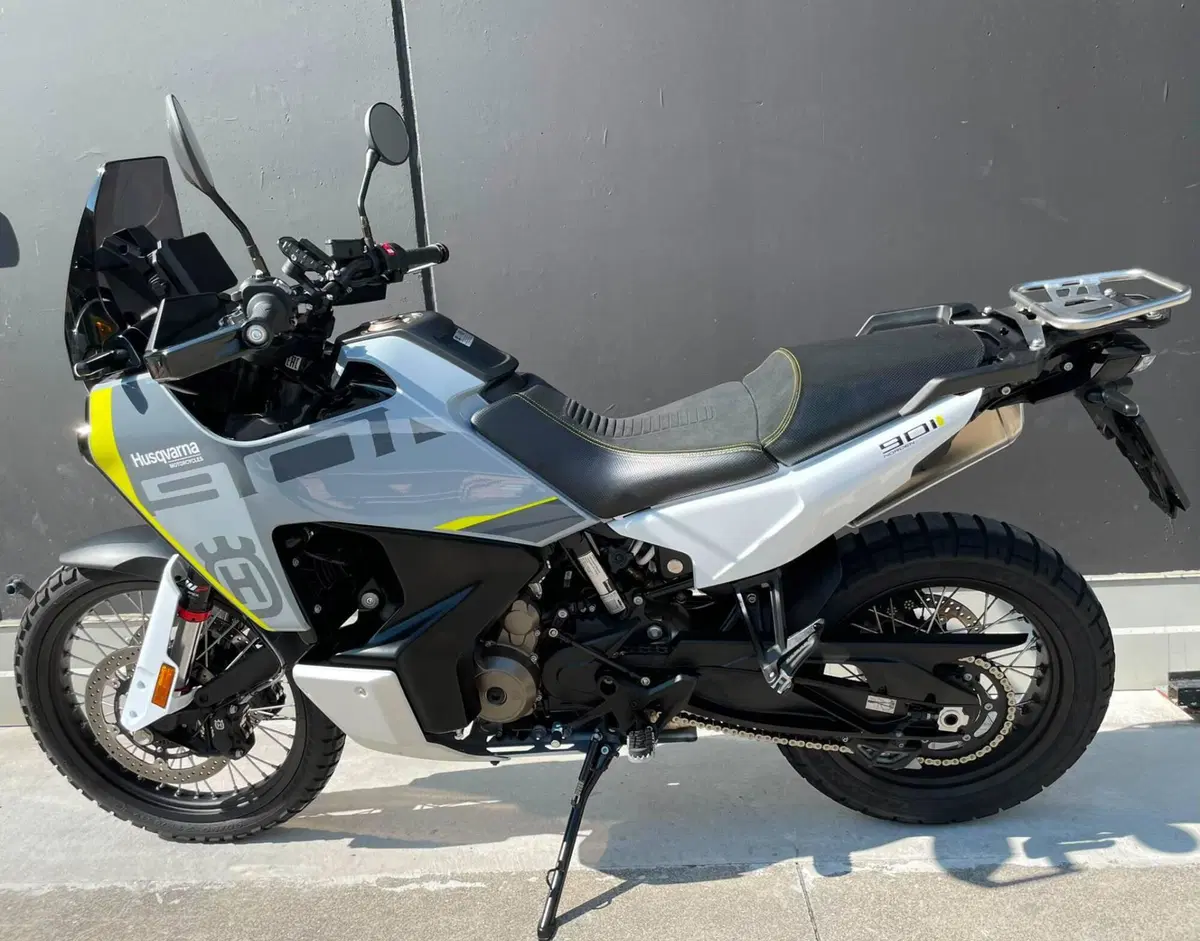 Husqvarna Norden 901 (2022 - 26) (3)