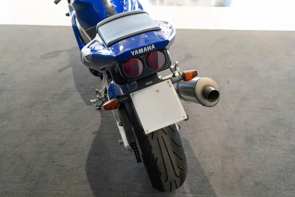 Yamaha YZF R1 (1998 - 99) (10)
