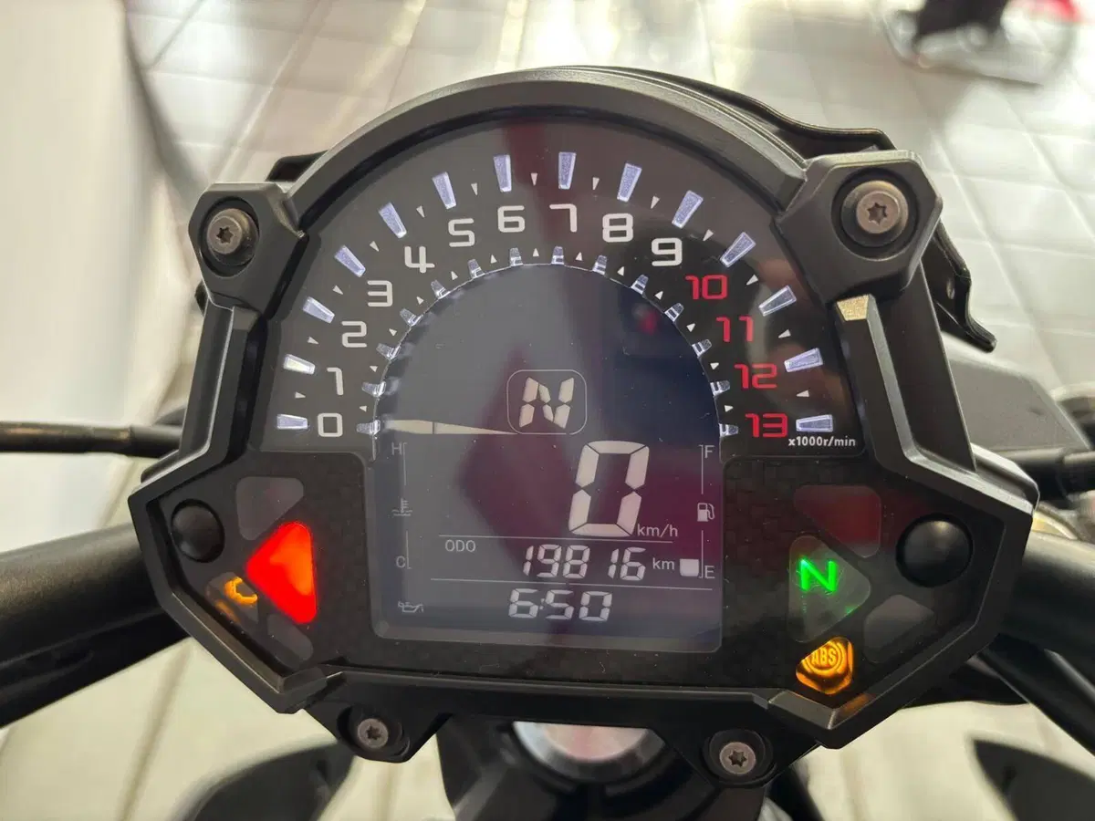 Kawasaki Z 650 (2017 - 19) (3)