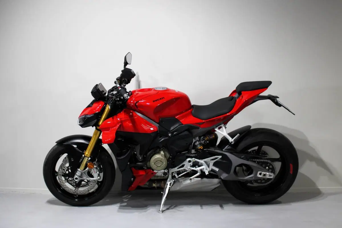 Ducati Streetfighter V4 S (2025 - 26) (4)
