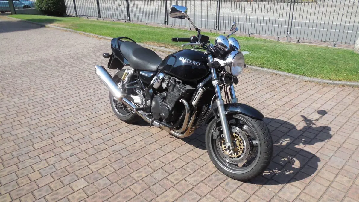 Suzuki GSX 750 (1998 - 03) (2)