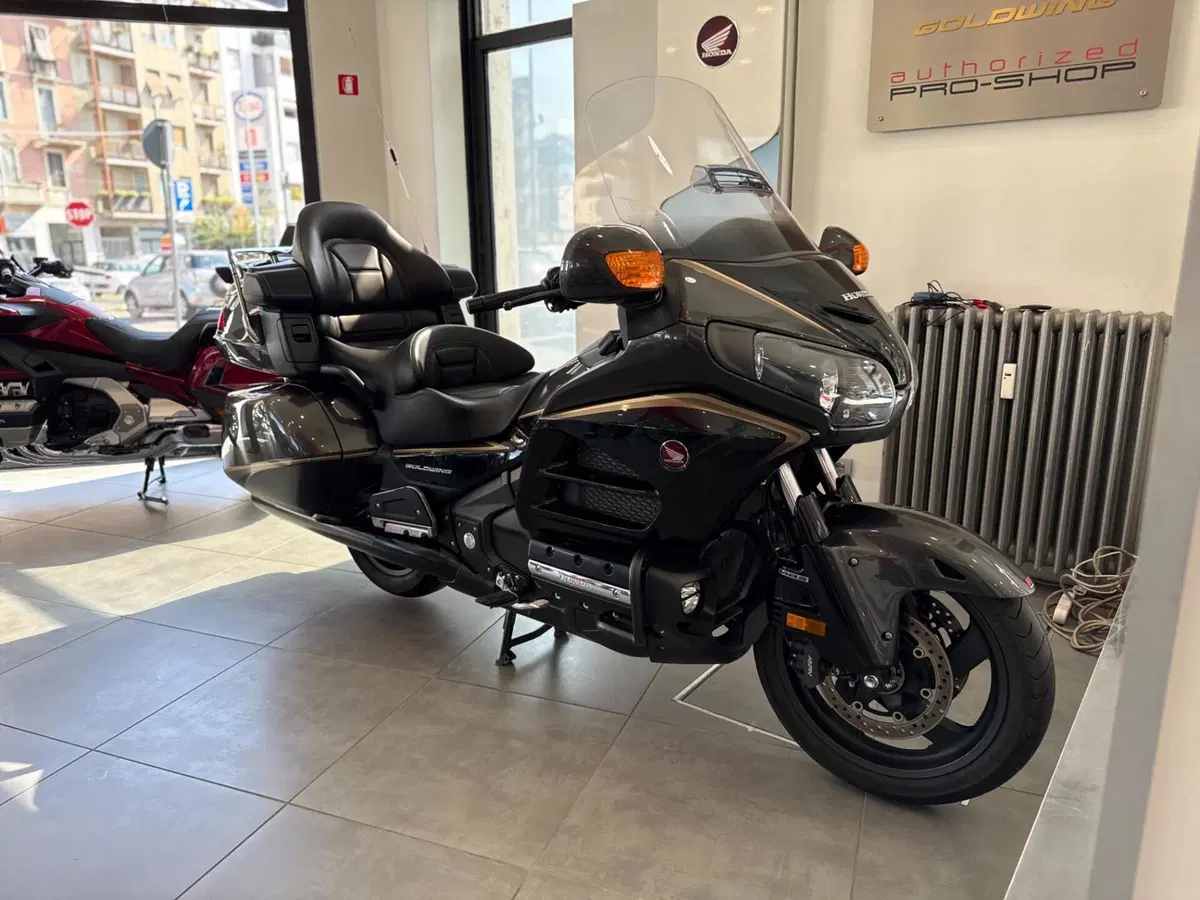 Honda GL 1800 Gold Wing (2012 - 17) (2)