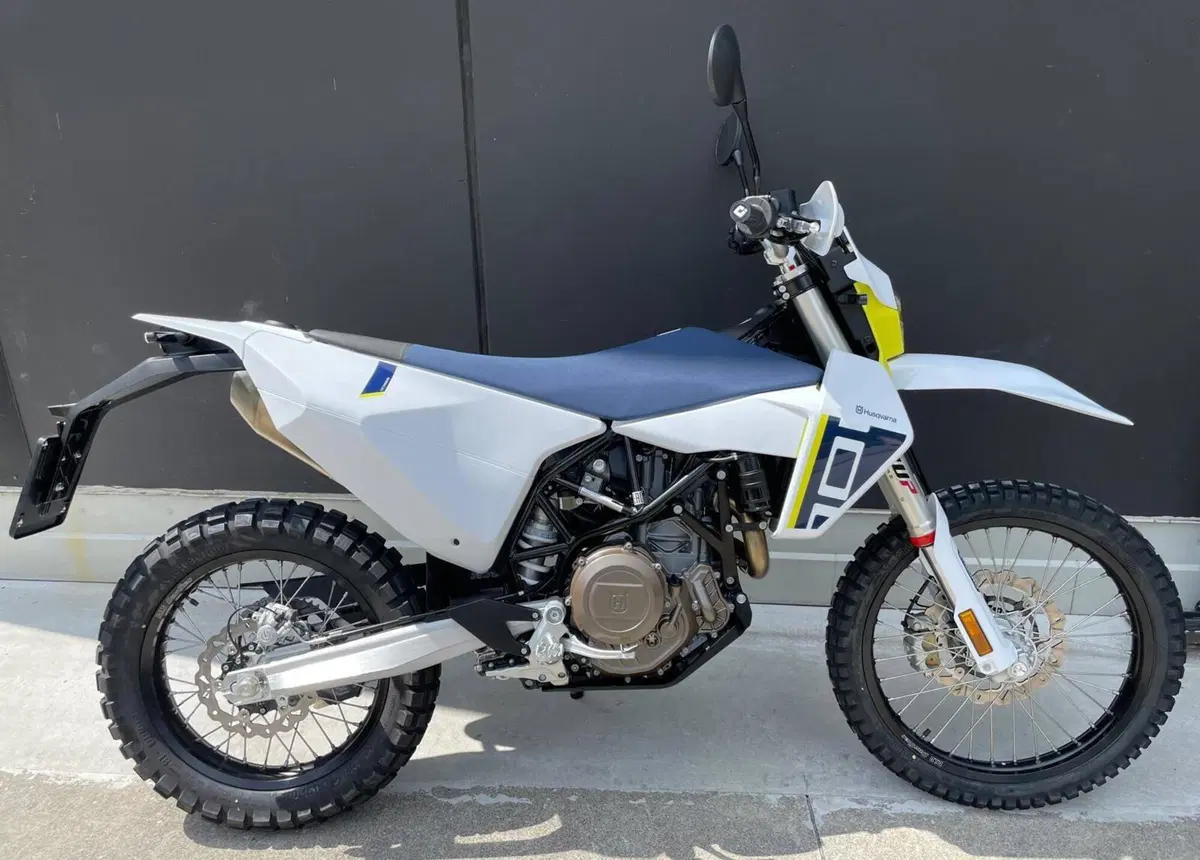 Husqvarna 701 Enduro (2026) (2)