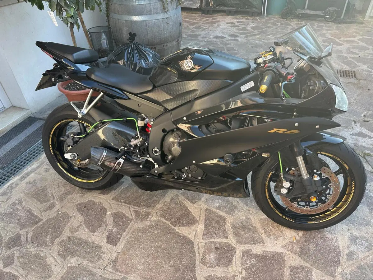 Yamaha YZF R6 (2006 - 07) (5)