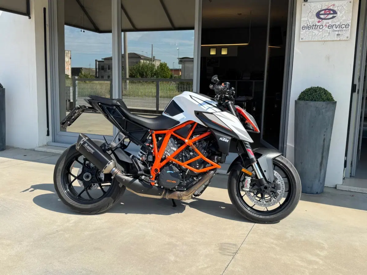 KTM 1290 Super Duke R (2019)