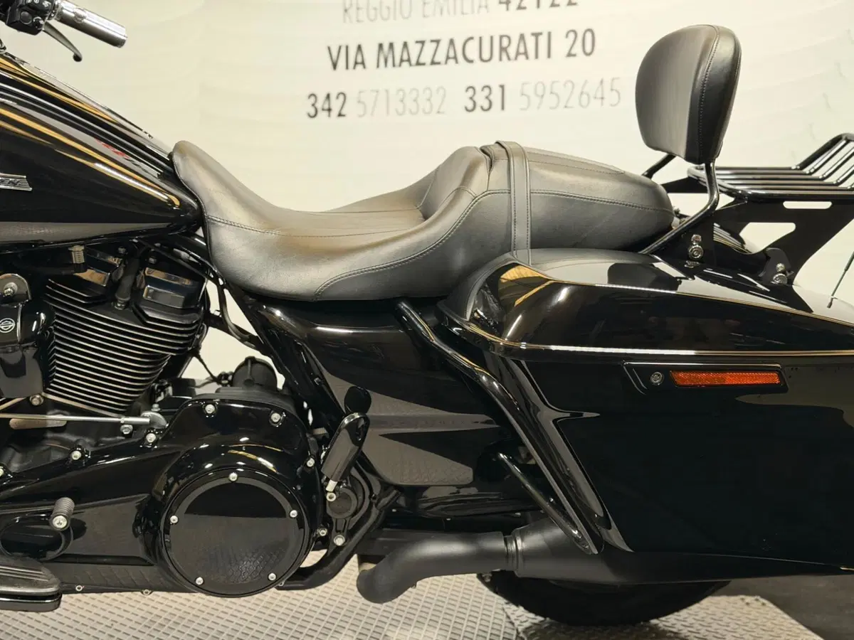 Harley-Davidson 107 Street Glide Special (2017 - 19) - FLHXS (10)