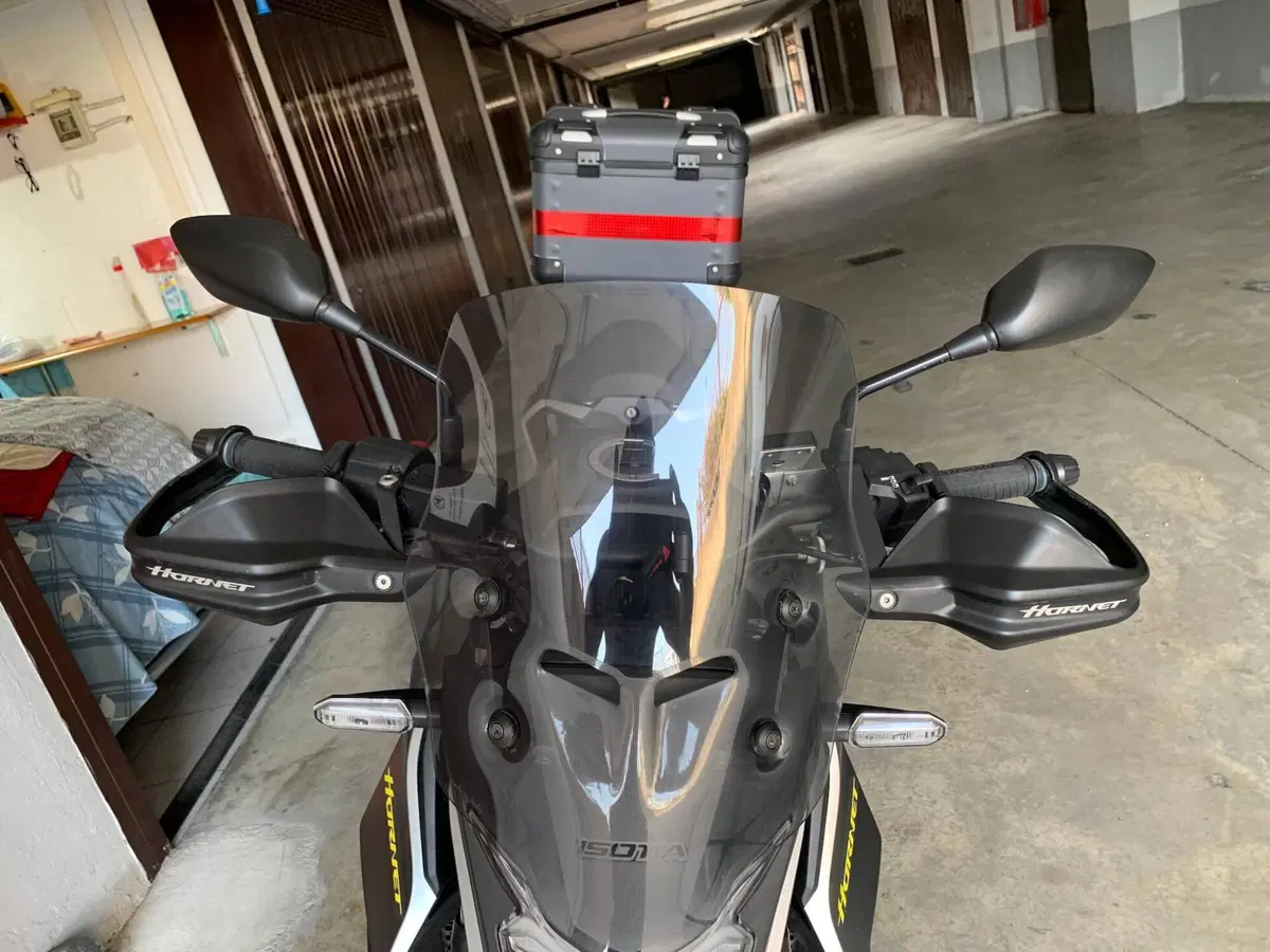 Honda CB 750 Hornet (2025) (3)