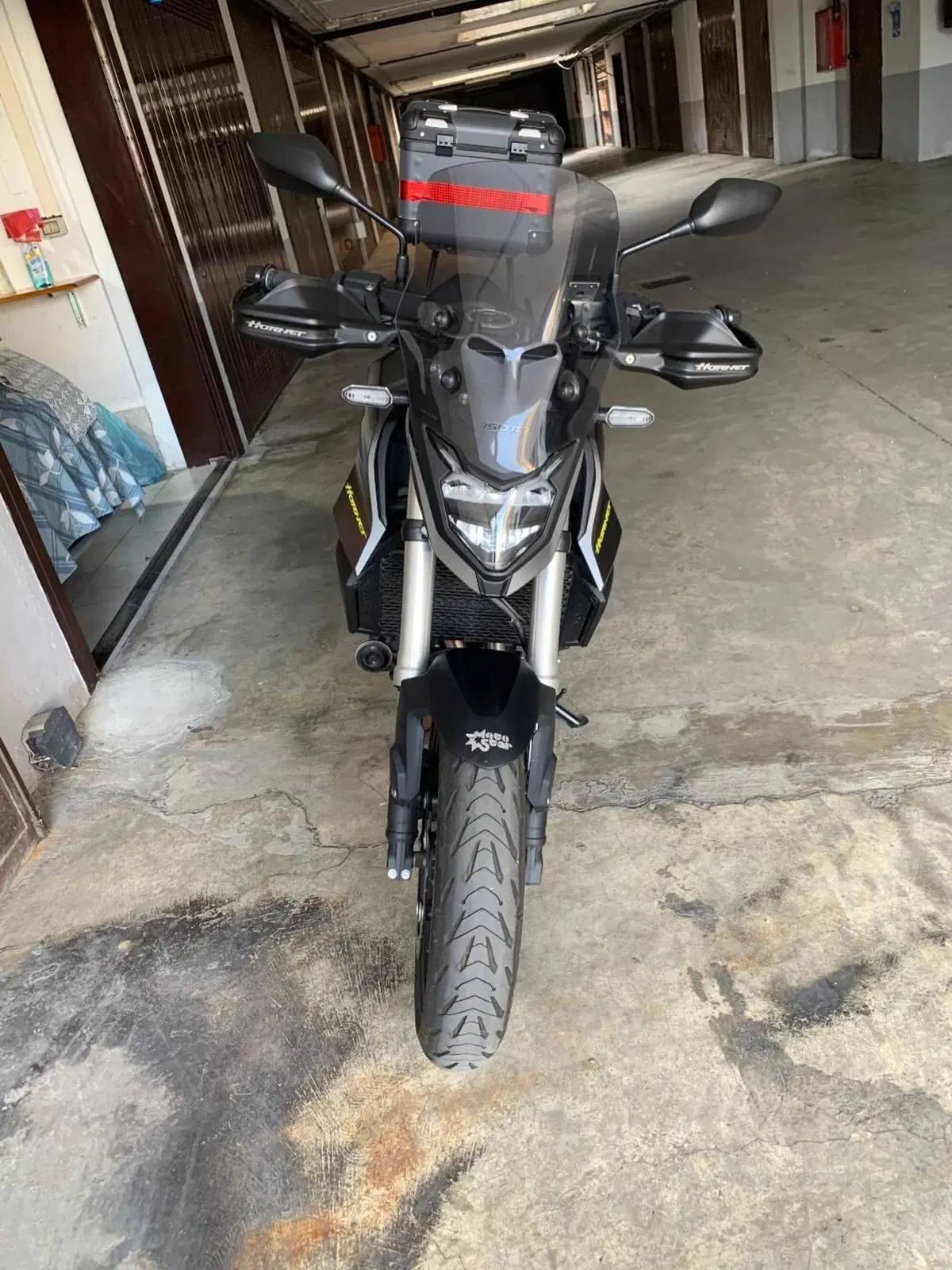 Honda CB 750 Hornet (2025) (4)
