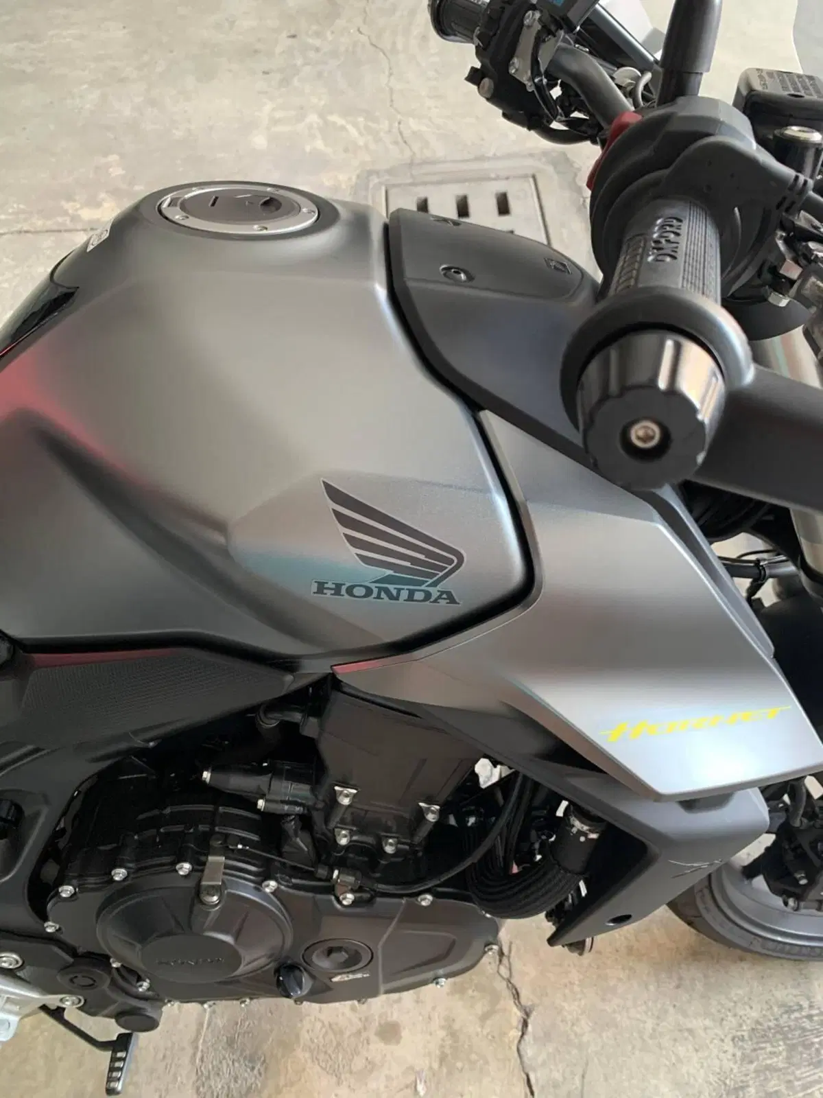 Honda CB 750 Hornet (2025) (6)