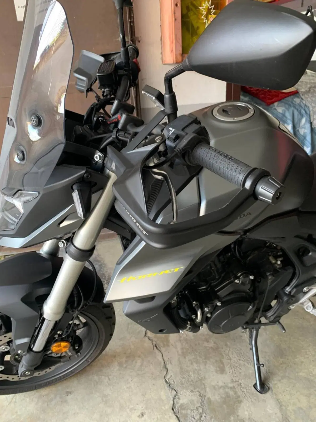 Honda CB 750 Hornet (2025) (7)