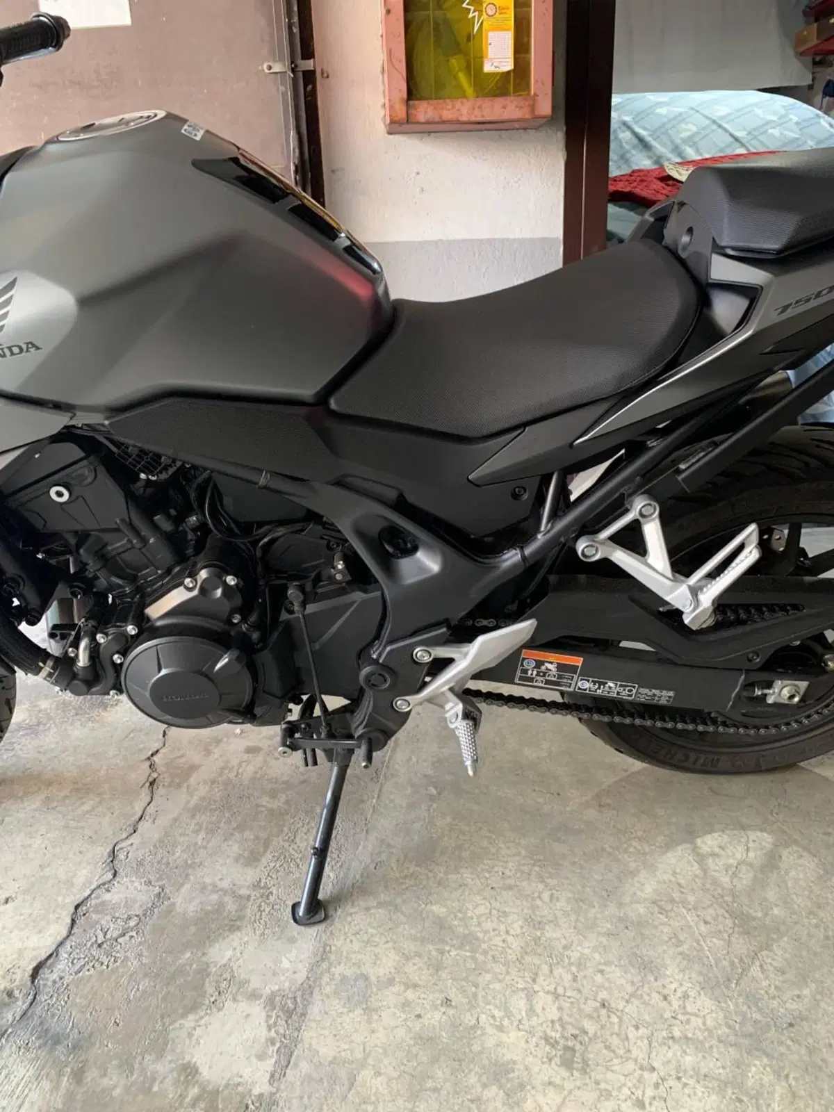 Honda CB 750 Hornet (2025) (8)