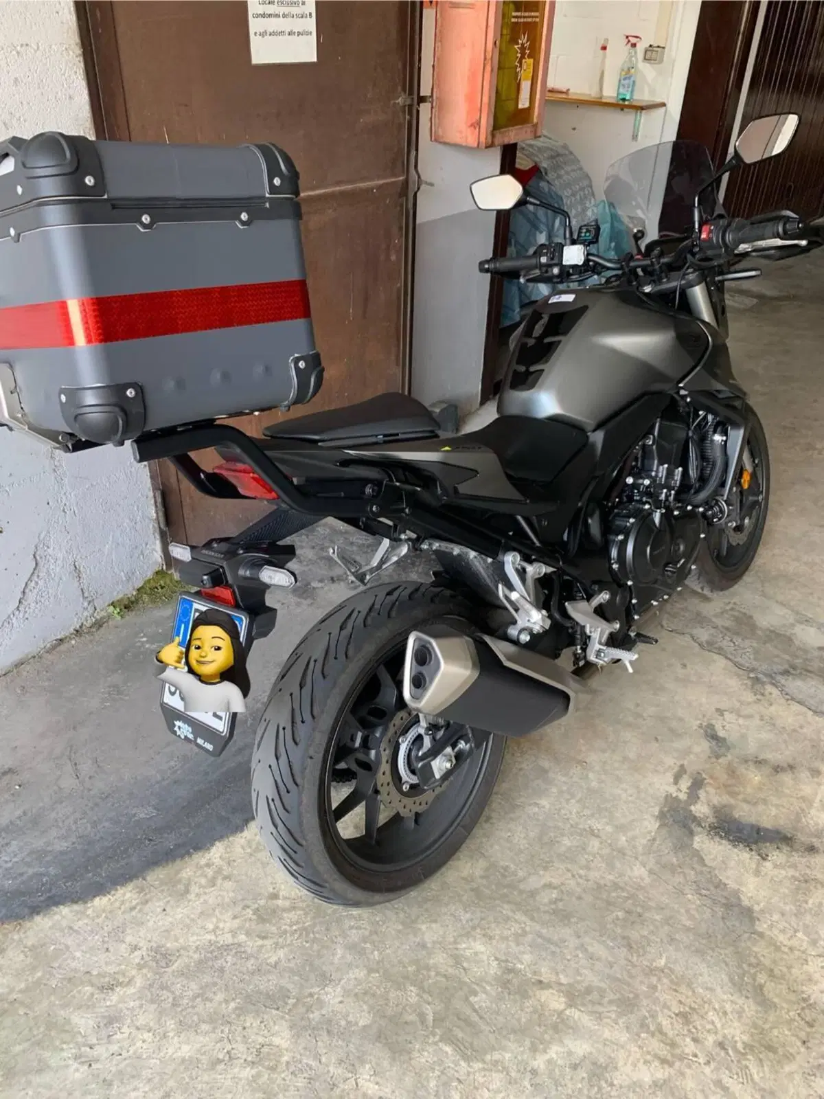 Honda CB 750 Hornet (2025) (10)